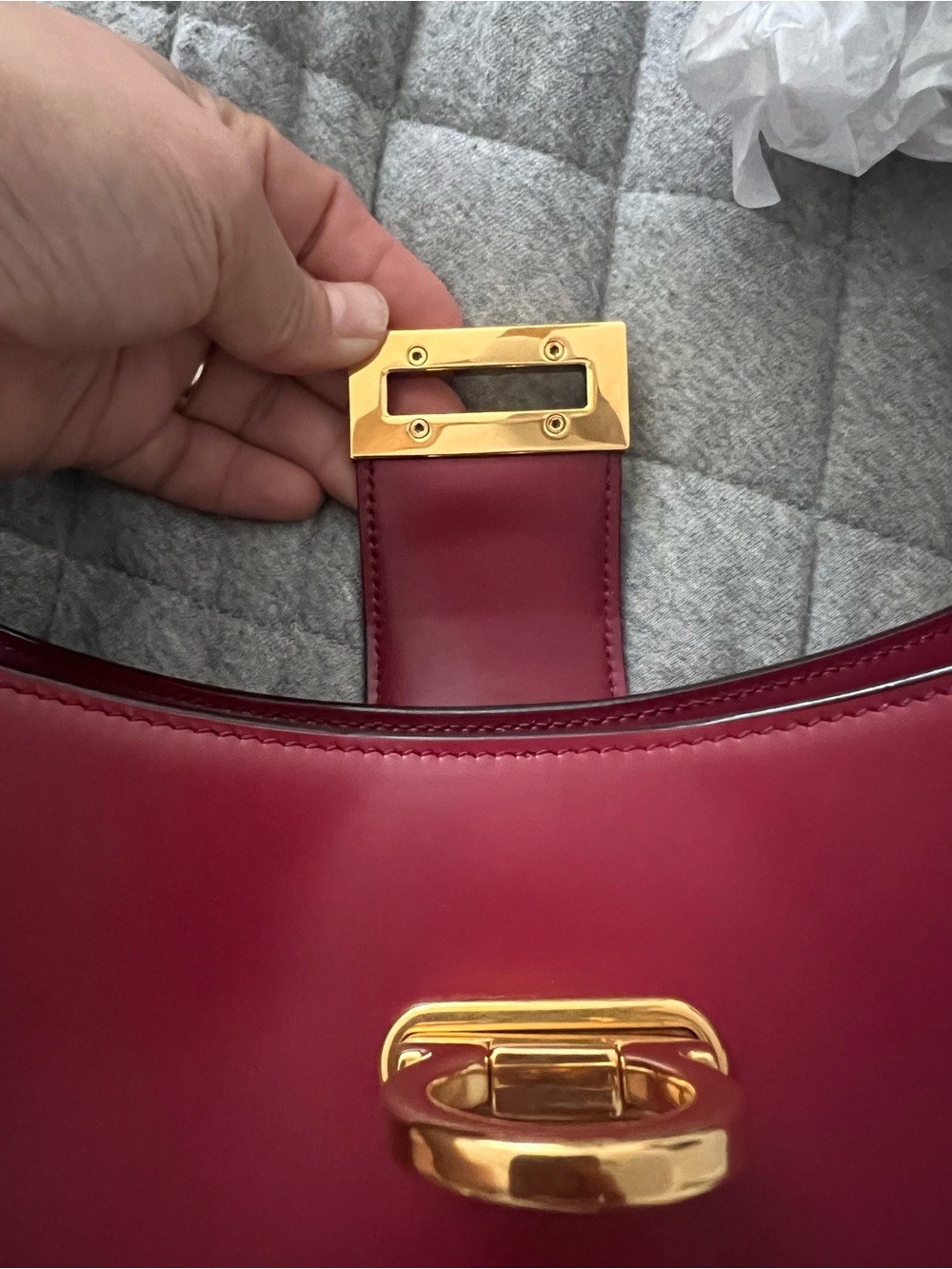 Authentic Ferragamo Trifolio Leather Shoulder Bag Raspberry Red gold Gancini - Picture 13 of 14
